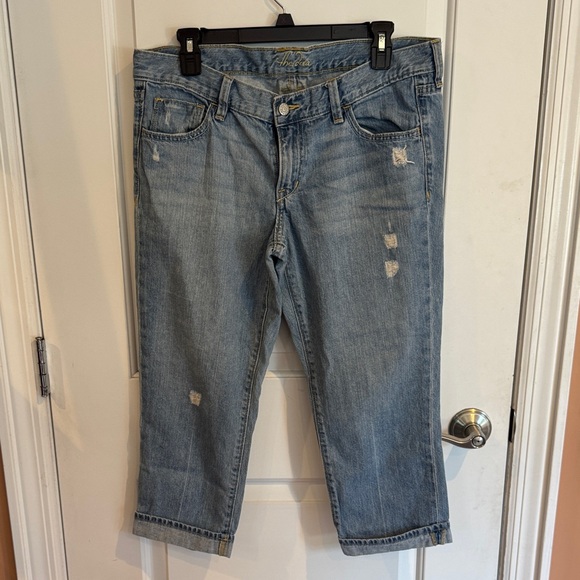 The Diva Blue Jean Size 12 Cropped Jeans Low Rise Women’s Light Blue Distressed - Picture 1 of 11